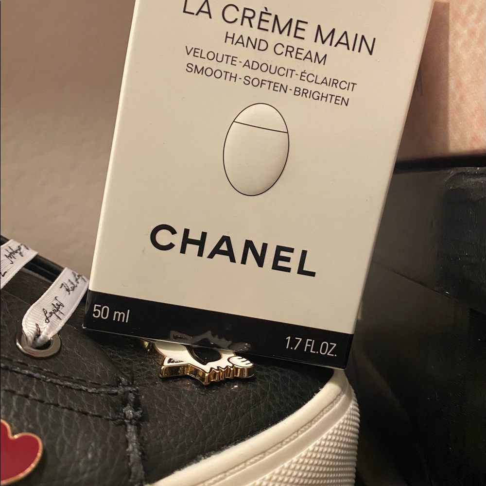 Chanel La Creme Main Hand Creme 50 ml 1.7 Fl. Oz - Picture 7 of 9